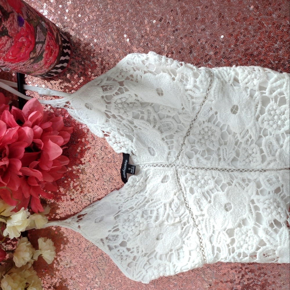 Small ambience white spaghetti strap